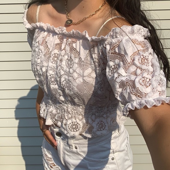 White lace off the shoulder short sleeve top - Picture 2 of 4